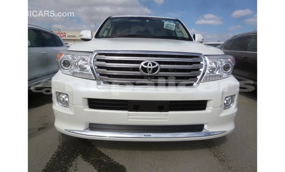 Buy Import Toyota Land Cruiser White Car in Import - Dubai in Bagmati Buy Import Toyota Land Cruiser White Car in Import - Dubai in Bagmati