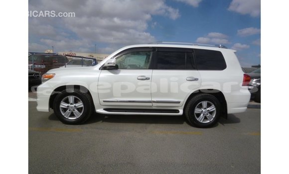 Buy Import Toyota Land Cruiser White Car in Import - Dubai in Bagmati Buy Import Toyota Land Cruiser White Car in Import - Dubai in Bagmati