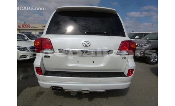 Buy Import Toyota Land Cruiser White Car in Import - Dubai in Bagmati Buy Import Toyota Land Cruiser White Car in Import - Dubai in Bagmati