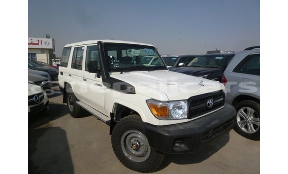 Buy Import Toyota Land Cruiser White Car in Import - Dubai in Bagmati Buy Import Toyota Land Cruiser White Car in Import - Dubai in Bagmati