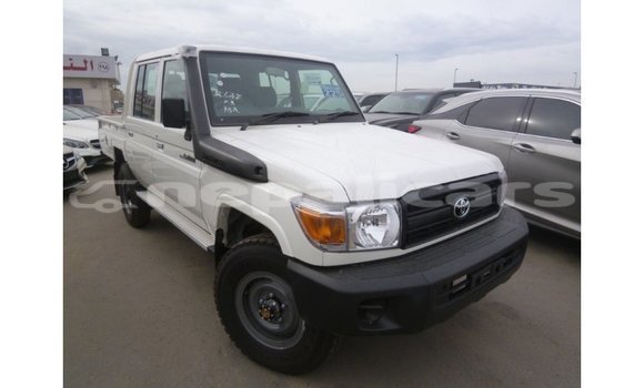 Buy Import Toyota Land Cruiser White Car in Import - Dubai in Bagmati Buy Import Toyota Land Cruiser White Car in Import - Dubai in Bagmati