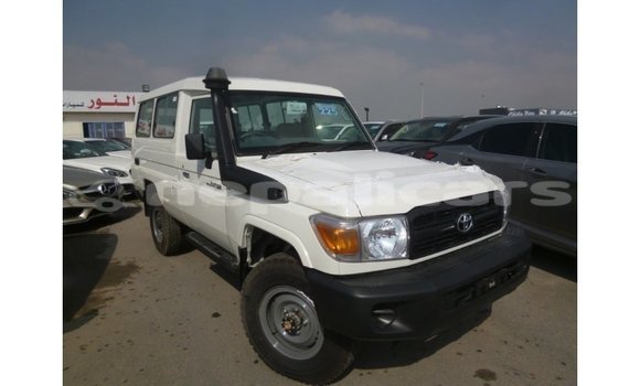 Buy Import Toyota Land Cruiser White Car in Import - Dubai in Bagmati Buy Import Toyota Land Cruiser White Car in Import - Dubai in Bagmati