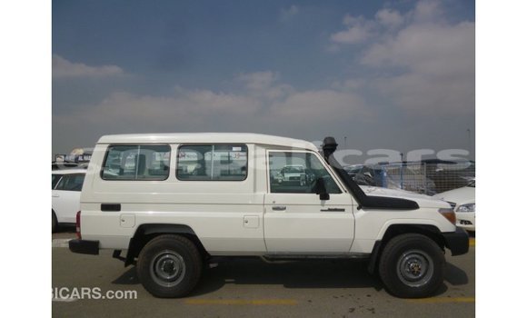 Buy Import Toyota Land Cruiser White Car in Import - Dubai in Bagmati Buy Import Toyota Land Cruiser White Car in Import - Dubai in Bagmati