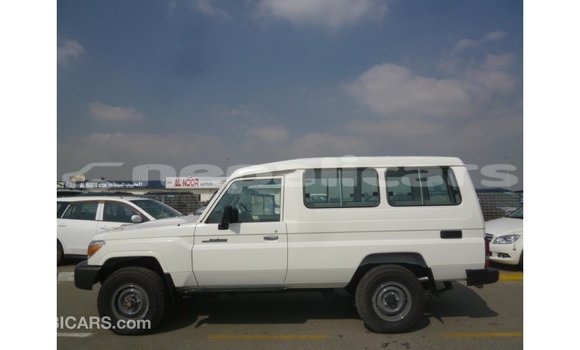 Buy Import Toyota Land Cruiser White Car in Import - Dubai in Bagmati Buy Import Toyota Land Cruiser White Car in Import - Dubai in Bagmati