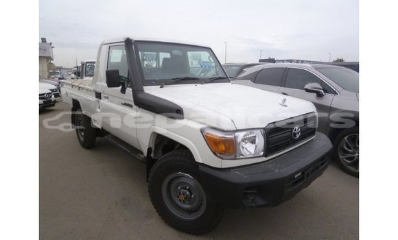 Buy Import Toyota Land Cruiser White Car in Import - Dubai in Bagmati Buy Import Toyota Land Cruiser White Car in Import - Dubai in Bagmati