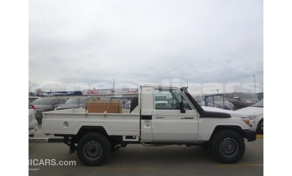 Buy Import Toyota Land Cruiser White Car in Import - Dubai in Bagmati Buy Import Toyota Land Cruiser White Car in Import - Dubai in Bagmati