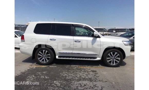 Buy Import Toyota Land Cruiser White Car in Import - Dubai in Bagmati Buy Import Toyota Land Cruiser White Car in Import - Dubai in Bagmati