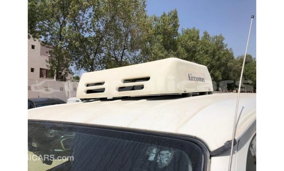 Buy Import Toyota Hiace White Car in Import - Dubai in Bagmati Buy Import Toyota Hiace White Car in Import - Dubai in Bagmati