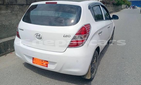 Buy Used Hyundai i20 White Car in Amargadhi in Mahakali Buy Used Hyundai i20 White Car in Amargadhi in Mahakali
