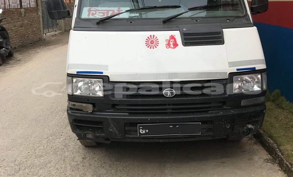Buy Used TATA Sumo White Car in Kathmandu in Bagmati