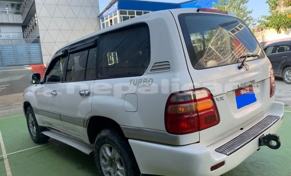 Buy Used Toyota Land Cruiser White Car in Kathmandu in Bagmati Buy Used Toyota Land Cruiser White Car in Kathmandu in Bagmati