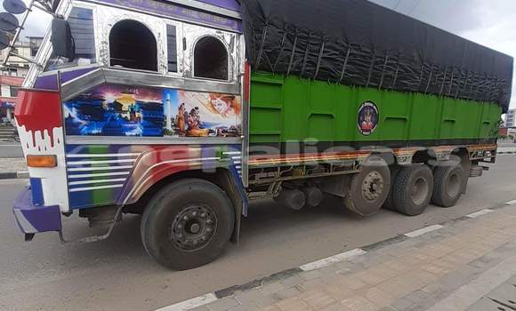 Buy Used Caterpillar 120 Green Truck in Lalitpur in Bagmati Buy Used Caterpillar 120 Green Truck in Lalitpur in Bagmati