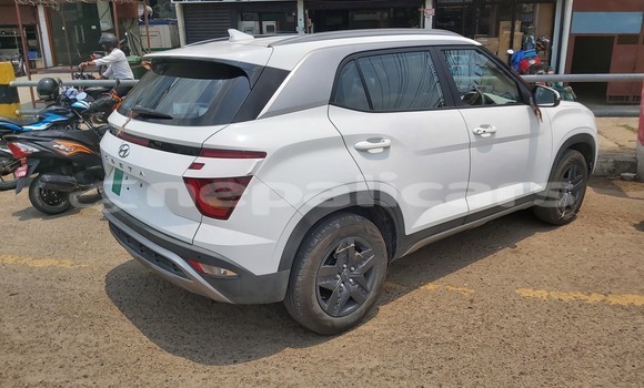 Buy Used Hyundai Creta White Car in Nepalganj in Bheri Buy Used Hyundai Creta White Car in Nepalganj in Bheri