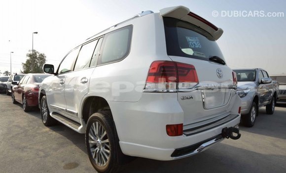 Buy Import Toyota Land Cruiser White Car in Import - Dubai in Bagmati Buy Import Toyota Land Cruiser White Car in Import - Dubai in Bagmati
