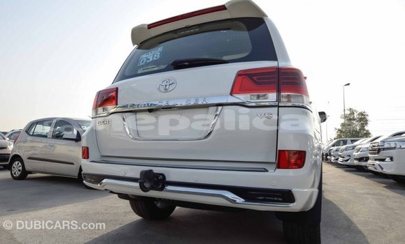 Buy Import Toyota Land Cruiser White Car in Import - Dubai in Bagmati Buy Import Toyota Land Cruiser White Car in Import - Dubai in Bagmati