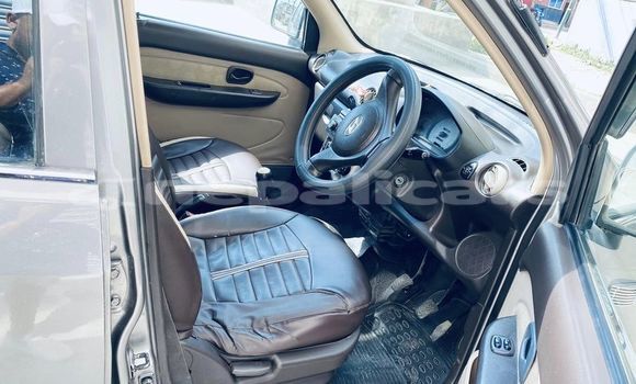 Buy Used Hyundai Santamo Brown Car in Kathmandu in Bagmati Buy Used Hyundai Santamo Brown Car in Kathmandu in Bagmati