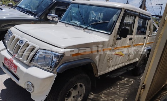 Buy Used Jeep Grand Wagoneer White Car in Kathmandu in Bagmati
