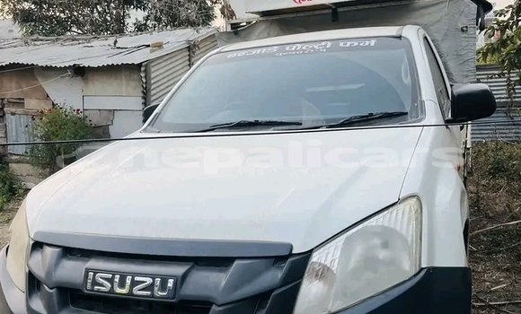 Buy Used Isuzu D-max Spark 4x4 White Car in Biratnagar in Koshi