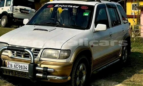 Buy Used Kia Sportage White Car in Jaleshwar in Janakpur Buy Used Kia Sportage White Car in Jaleshwar in Janakpur