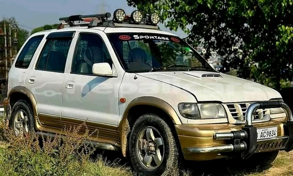 Buy Used Kia Sportage White Car in Jaleshwar in Janakpur Buy Used Kia Sportage White Car in Jaleshwar in Janakpur