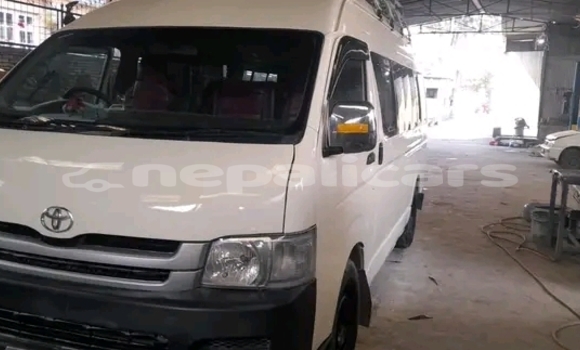 Buy Used Toyota ISis White Car in Lahan in Sagarmatha Buy Used Toyota ISis White Car in Lahan in Sagarmatha