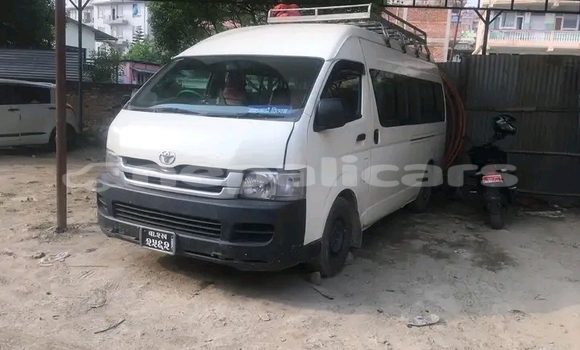 Buy Used Toyota Hiace White Car in Ilam in Mechi Buy Used Toyota Hiace White Car in Ilam in Mechi
