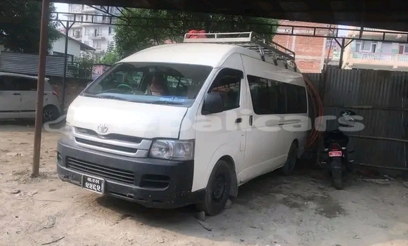 Buy Used Toyota Hiace White Car in Ilam in Mechi Buy Used Toyota Hiace White Car in Ilam in Mechi
