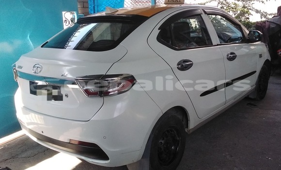 Buy Used TATA Sumo Grande White Car in Pokhara in Gandaki Buy Used TATA Sumo Grande White Car in Pokhara in Gandaki