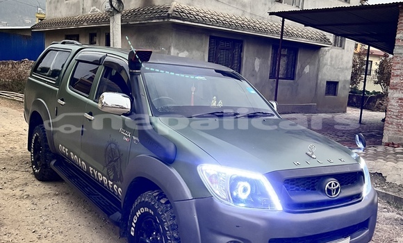Buy Used Toyota Hiluxe VIGO Green Car in Bhaktapur in Bagmati Buy Used Toyota Hiluxe VIGO Green Car in Bhaktapur in Bagmati