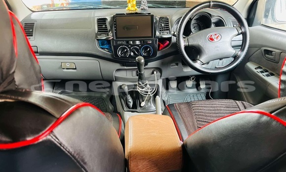 Buy Used Toyota Hiluxe VIGO Green Car in Bhaktapur in Bagmati Buy Used Toyota Hiluxe VIGO Green Car in Bhaktapur in Bagmati