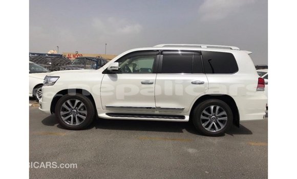 Buy Import Toyota Land Cruiser White Car in Import - Dubai in Bagmati Buy Import Toyota Land Cruiser White Car in Import - Dubai in Bagmati