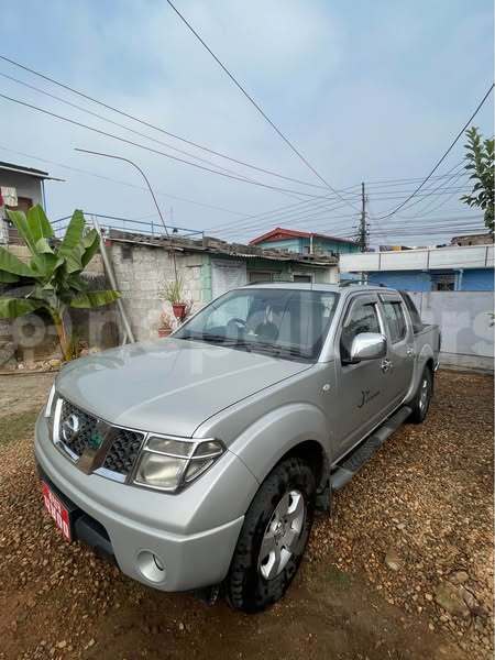 Big with watermark nissan navara bagmati kathmandu 5080