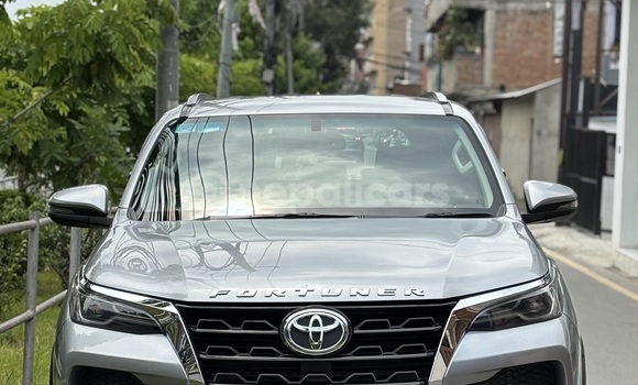Buy Used Toyota Fortuner Silver Car in Lalitpur in Bagmati Buy Used Toyota Fortuner Silver Car in Lalitpur in Bagmati