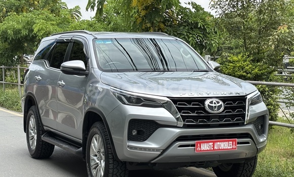 Buy Used Toyota Fortuner Silver Car in Lalitpur in Bagmati Buy Used Toyota Fortuner Silver Car in Lalitpur in Bagmati