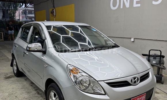 Buy Used Hyundai i20 Light gray Car in Dharan in Koshi Buy Used Hyundai i20 Light gray Car in Dharan in Koshi