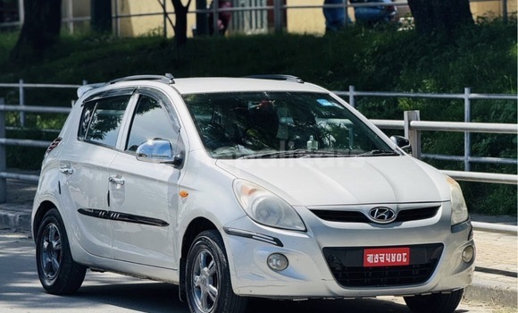 Buy Used Hyundai i20 Silver Car in Bhadrapur in Mechi Buy Used Hyundai i20 Silver Car in Bhadrapur in Mechi