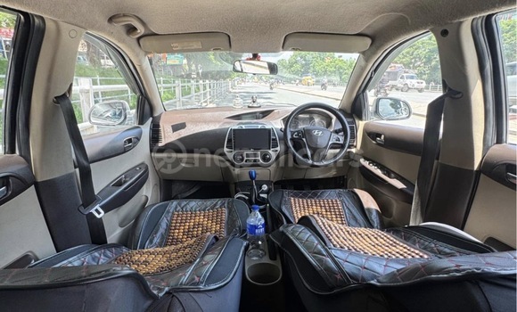 Buy Used Hyundai i20 Silver Car in Bhadrapur in Mechi Buy Used Hyundai i20 Silver Car in Bhadrapur in Mechi