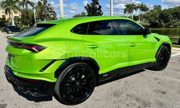 Buy Used Lamborghini Urus Green Car in Baglung in Dhawalagiri Buy Used Lamborghini Urus Green Car in Baglung in Dhawalagiri