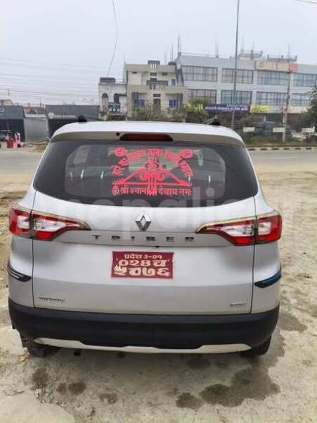 Big with watermark renault trafic bagmati kathmandu 5334