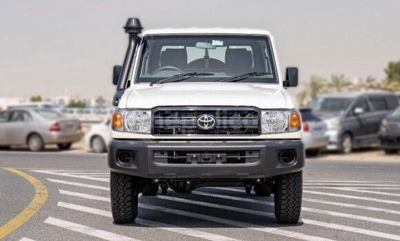 Buy Used Toyota Land Cruiser White Car in Bhadrapur in Mechi