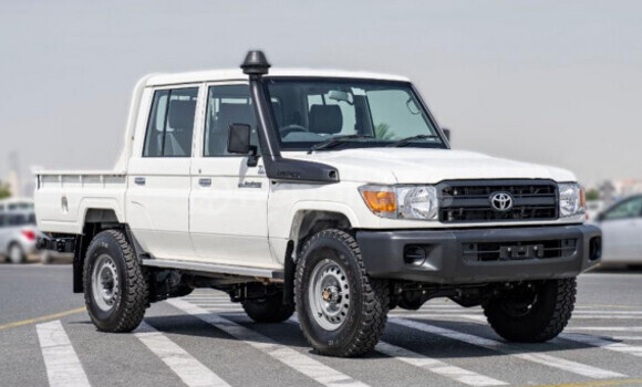 Buy Used Toyota Land Cruiser White Car in Bhadrapur in Mechi Buy Used Toyota Land Cruiser White Car in Bhadrapur in Mechi