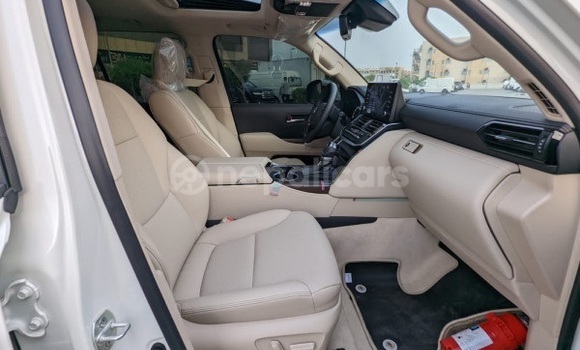 Buy Used Toyota Land Cruiser White Car in Banganga in Lumbini province Buy Used Toyota Land Cruiser White Car in Banganga in Lumbini province