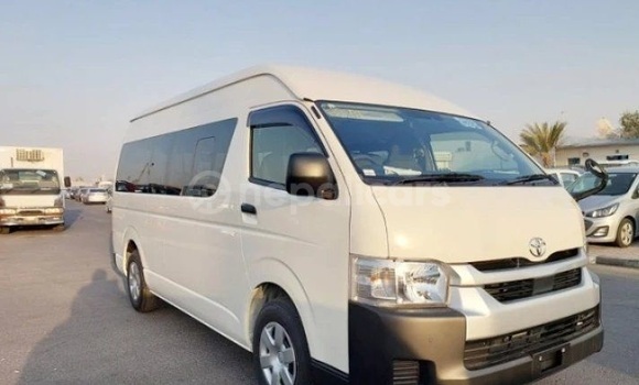 Buy Used Toyota Hiace White Car in Bhadrapur in Mechi Buy Used Toyota Hiace White Car in Bhadrapur in Mechi