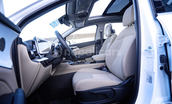 Buy Used Kia Sportage White Car in Bhadrapur in Mechi Buy Used Kia Sportage White Car in Bhadrapur in Mechi