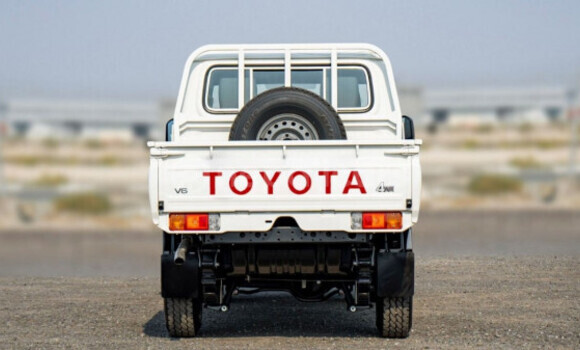 Buy Used Toyota Land Cruiser White Car in Bhadrapur in Mechi Buy Used Toyota Land Cruiser White Car in Bhadrapur in Mechi
