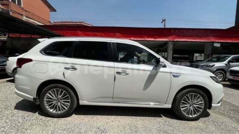 Big with watermark mitsubishi outlander bagmati kathmandu 5524