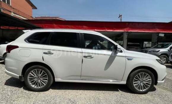 Buy Used Mitsubishi Outlander Other Car in Kathmandu in Bagmati