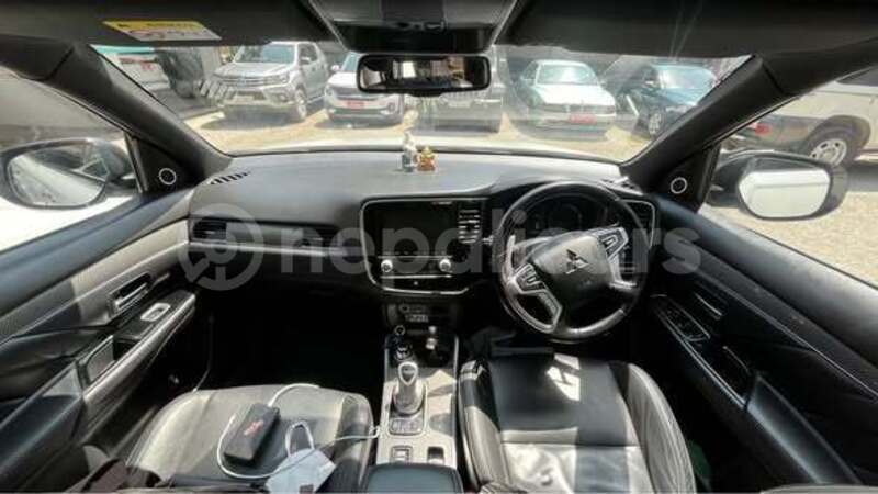 Big with watermark mitsubishi outlander bagmati kathmandu 5524