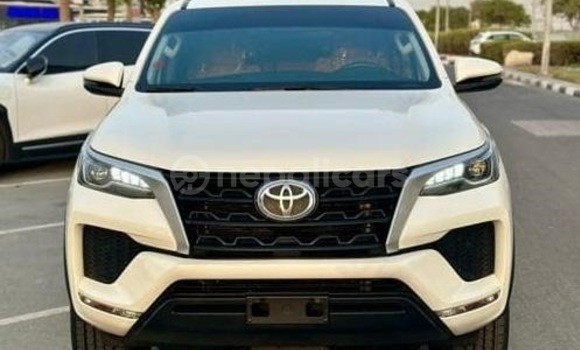 Buy Used Toyota Fortuner White Car in Bhadrapur in Mechi Buy Used Toyota Fortuner White Car in Bhadrapur in Mechi