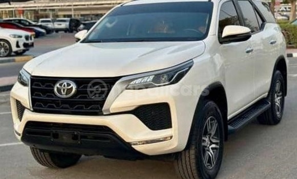 Buy Used Toyota Fortuner White Car in Bhadrapur in Mechi Buy Used Toyota Fortuner White Car in Bhadrapur in Mechi